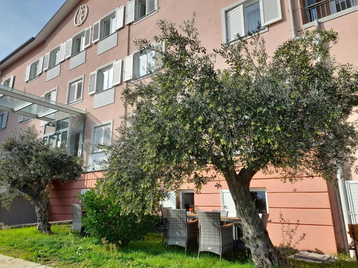 Hotel Kozana Dobrovo Exteriör bild