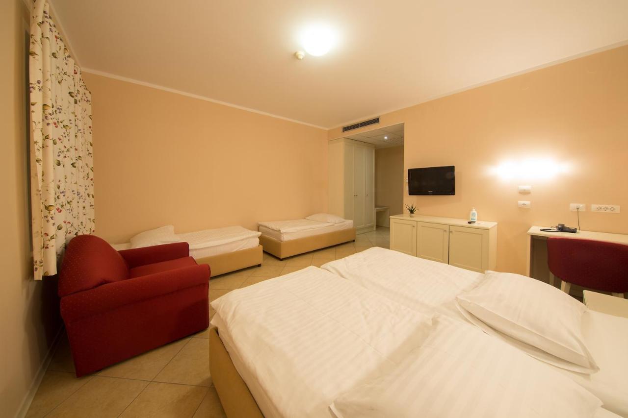 Hotel Kozana Dobrovo Exteriör bild