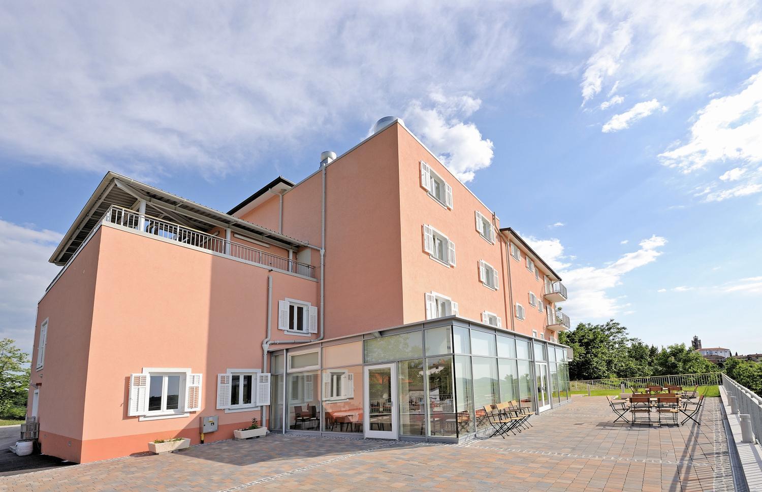 Hotel Kozana Dobrovo Exteriör bild